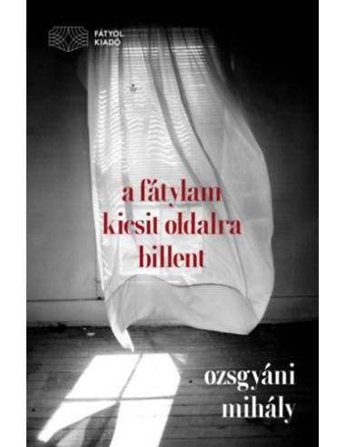 A fátylam kicsit oldalra billent