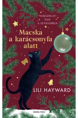 Macska a karácsonyfa alatt